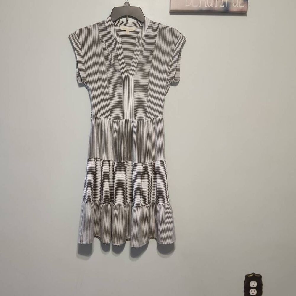 Monteanu Women's XS Extra Small Grey & White Striped Ruffle Tiered Dress No Belt